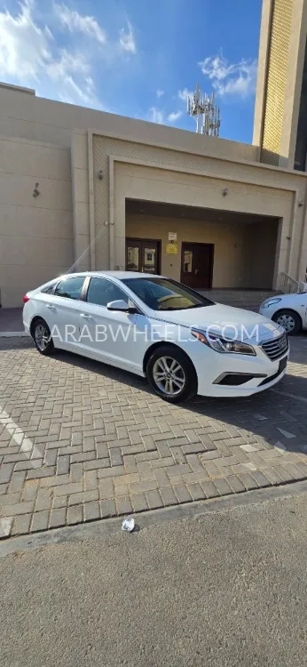 Hyundai Sonata 2017 for Sale in Ajman Image-4
