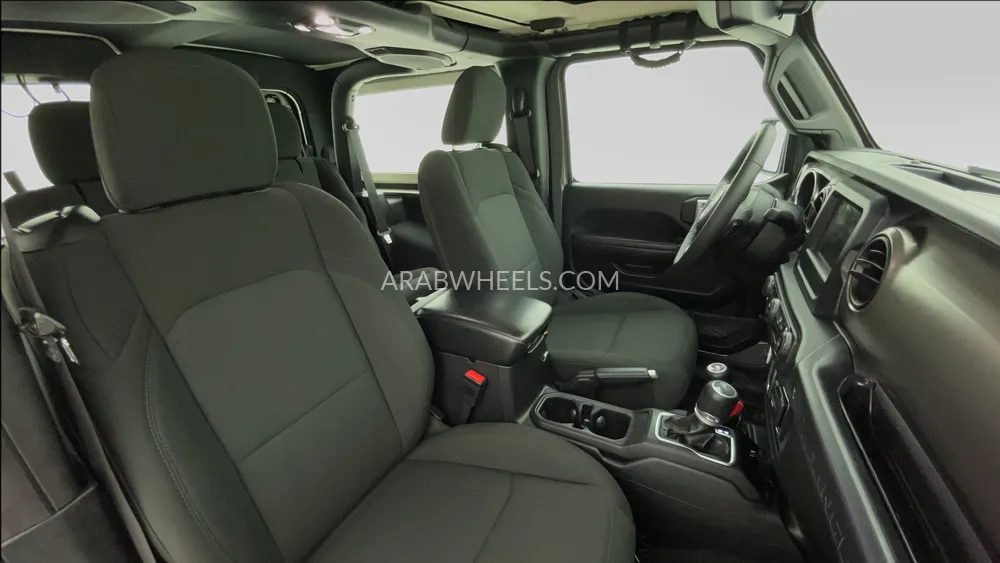 جيب رانجلر 2019 for Sale in دبي Image-25