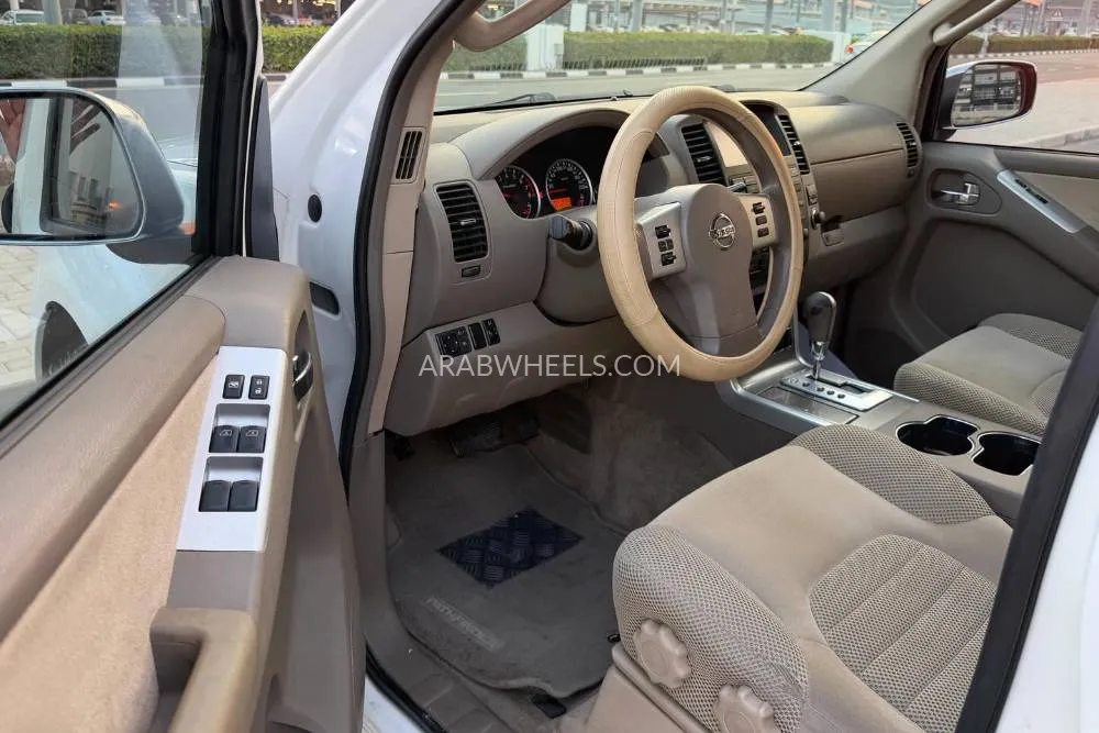 Nissan Pathfinder 2010 for Sale in Dubai Image-4
