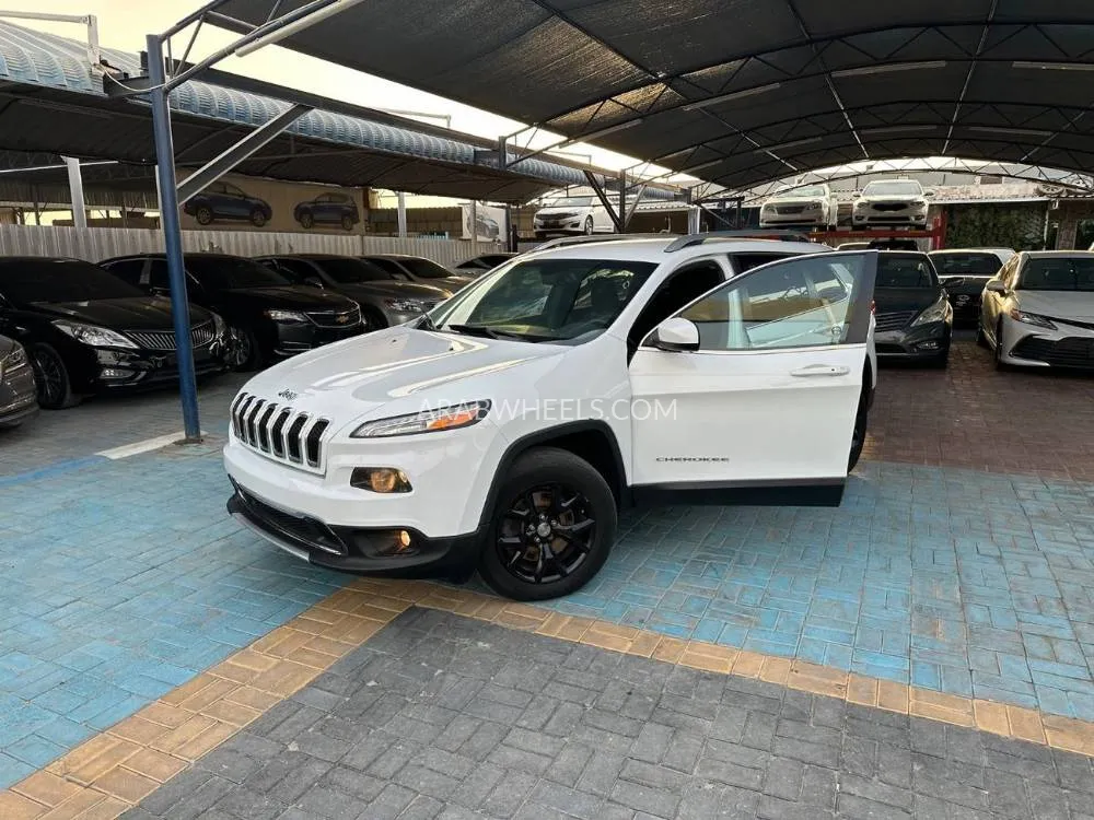 Jeep Cherokee 2016 for Sale in Ajman Image-10