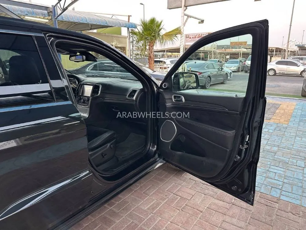 Jeep Cherokee 2014 for Sale in Ajman Image-14