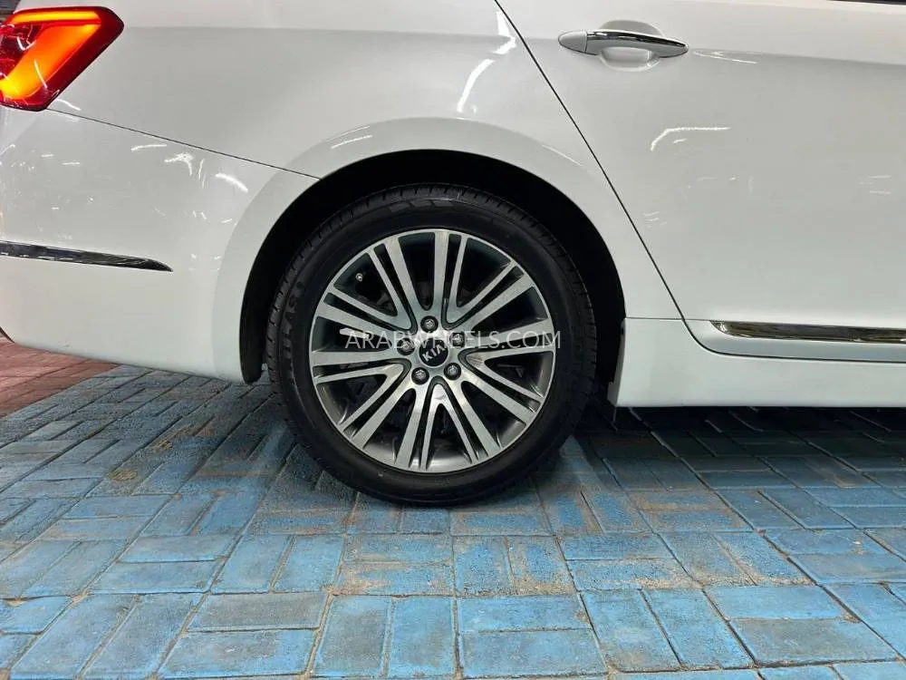 Kia Cadenza 2014 for Sale in Ajman Image-17