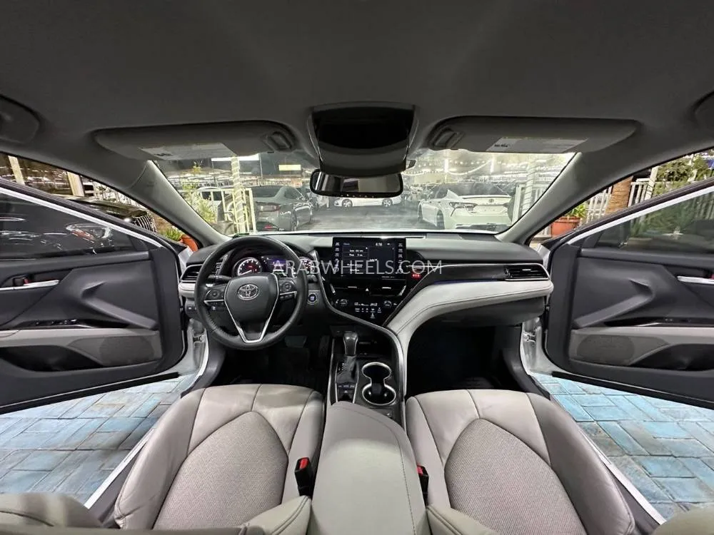 Toyota Camry 2023 for Sale in Ajman Image-9