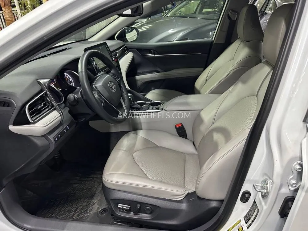 Toyota Camry 2023 for Sale in Ajman Image-10