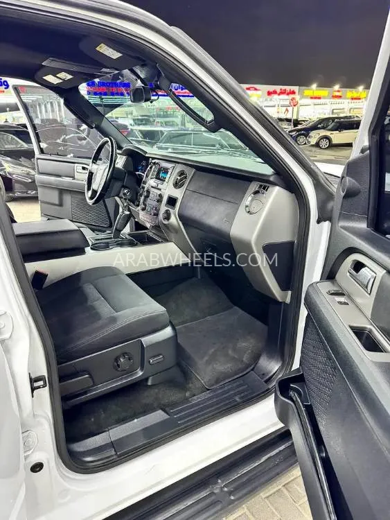 Ford Expedition 2016 for Sale in Ajman Image-3