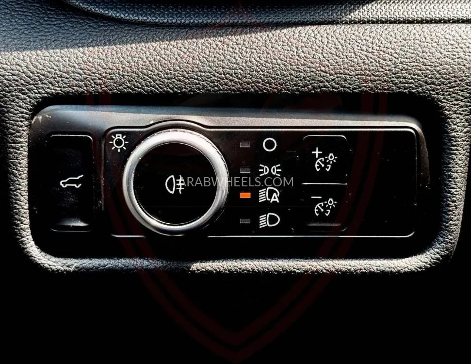 Ford Explorer 2023 for Sale in Sharjah Image-17