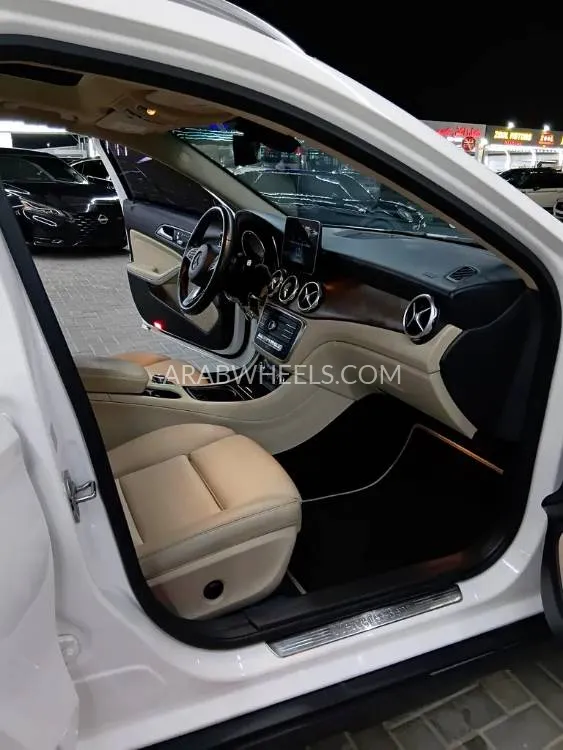 Mercedes Benz GLA 2019 for Sale in Ajman Image-15