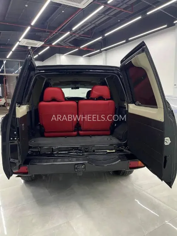 Nissan Patrol 2023 for Sale in Abu Dhabi Image-9