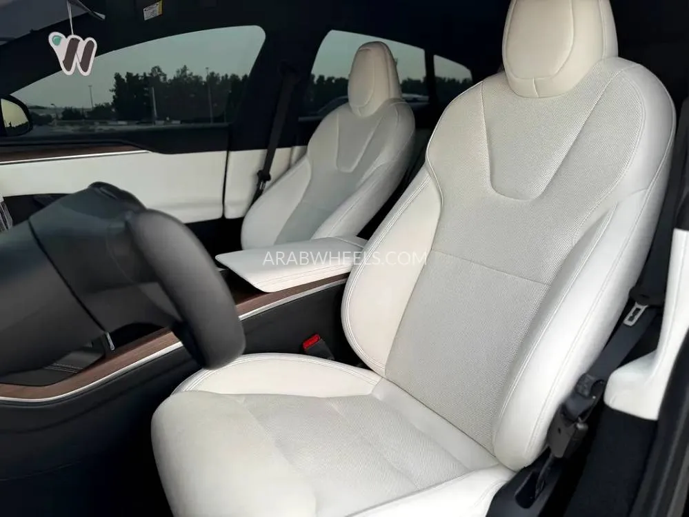Tesla Model S 2023 for Sale in Sharjah Image-2