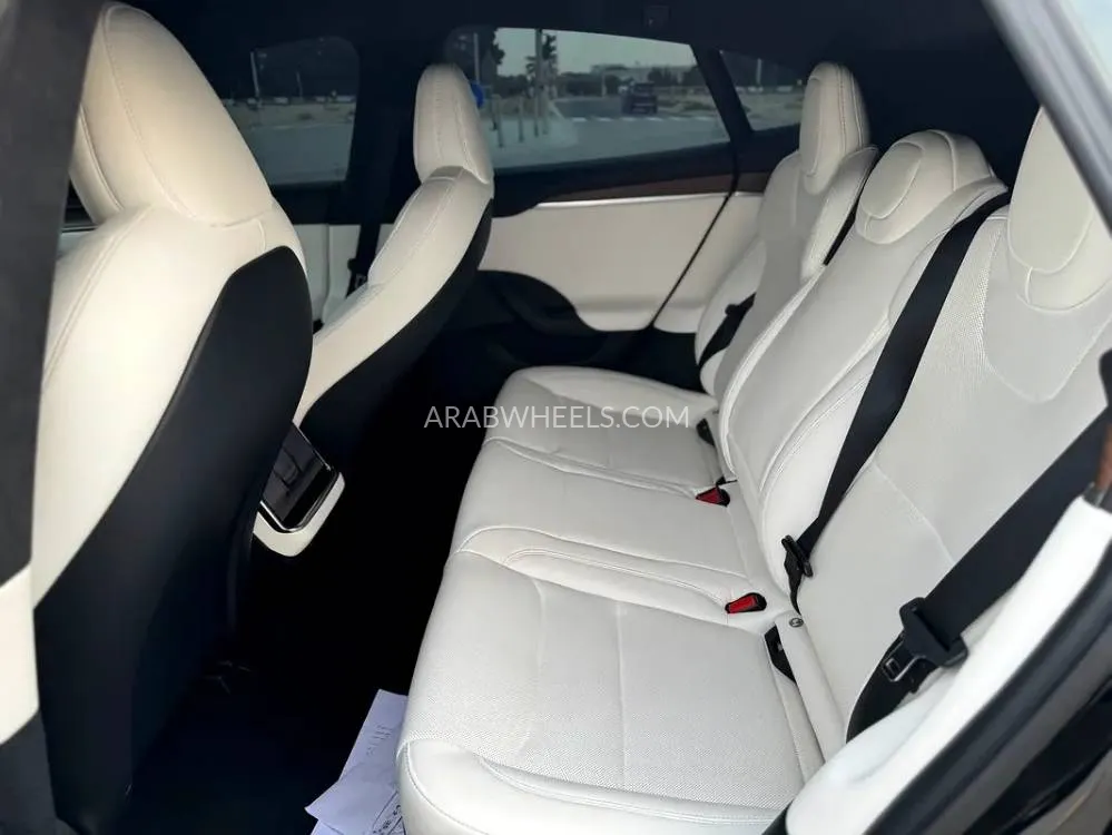 Tesla Model S 2023 for Sale in Sharjah Image-15