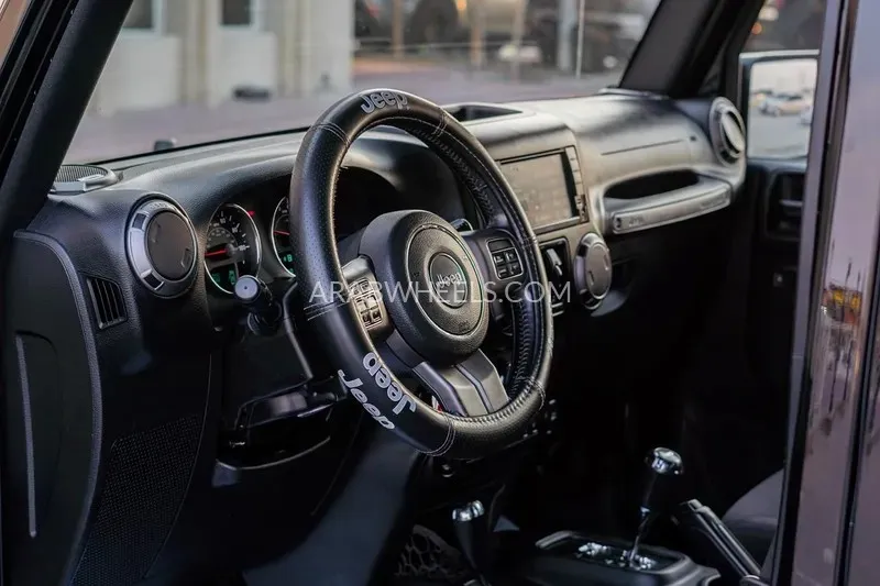 Jeep Wrangler 2017 for Sale in Dubai Image-4