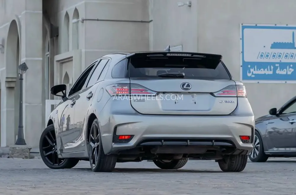 لكزس CT 2016 for Sale in دبي Image-8