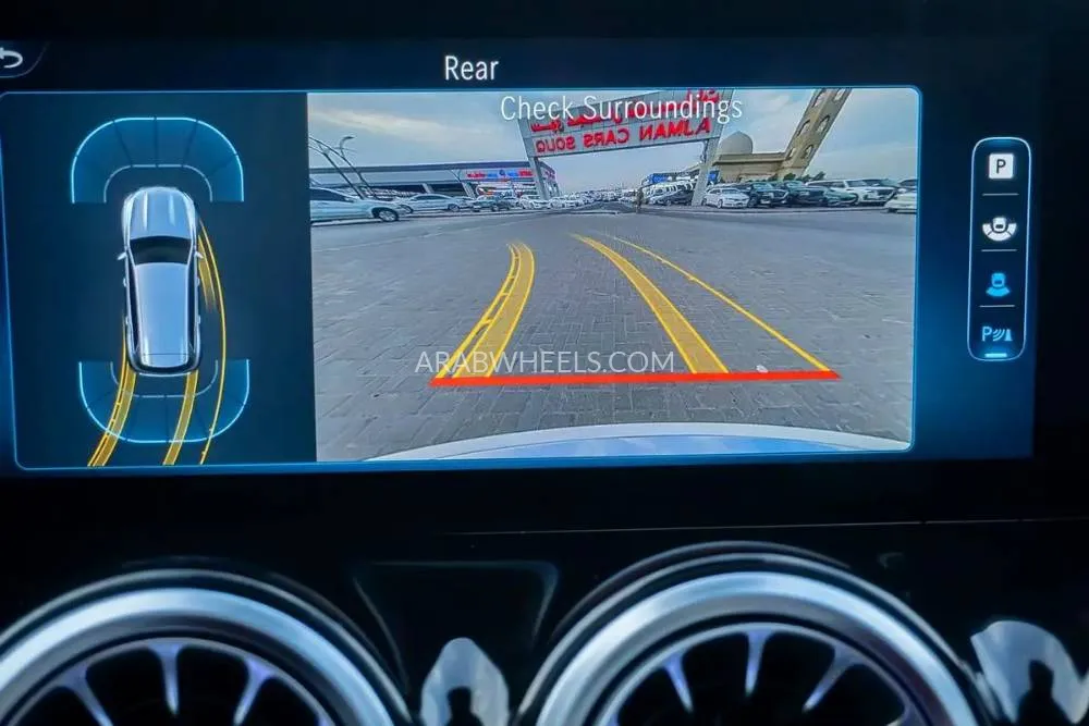 مرسيدس بنز GLB 2024 for Sale in دبي Image-3