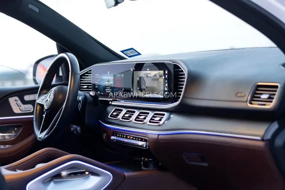 Mercedes Benz GLE Class 2024 for Sale in Dubai Image-10