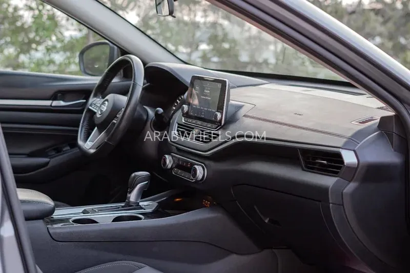 Nissan Altima 2022 for Sale in Dubai Image-19