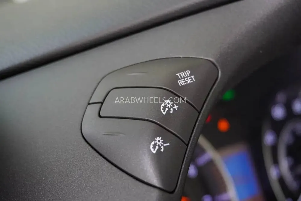 Nissan Armada 2018 for Sale in Dubai Image-10