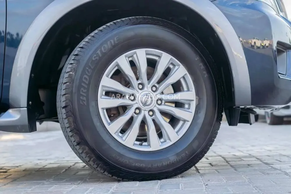 Nissan Armada 2018 for Sale in Dubai Image-6