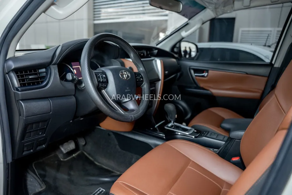 Toyota Fortuner 2022 for Sale in Dubai Image-9