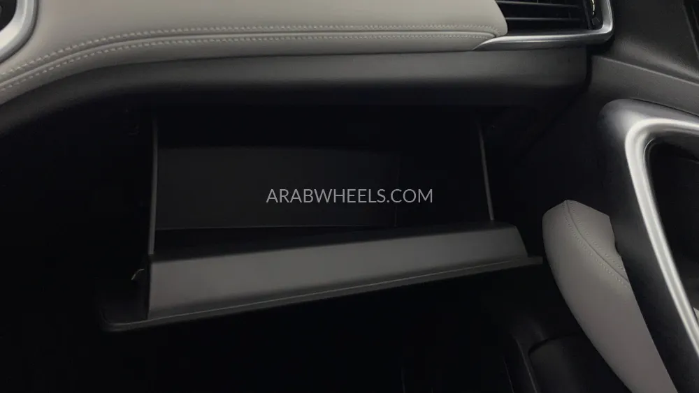 Chevrolet Captiva 2024 for Sale in Dubai Image-30