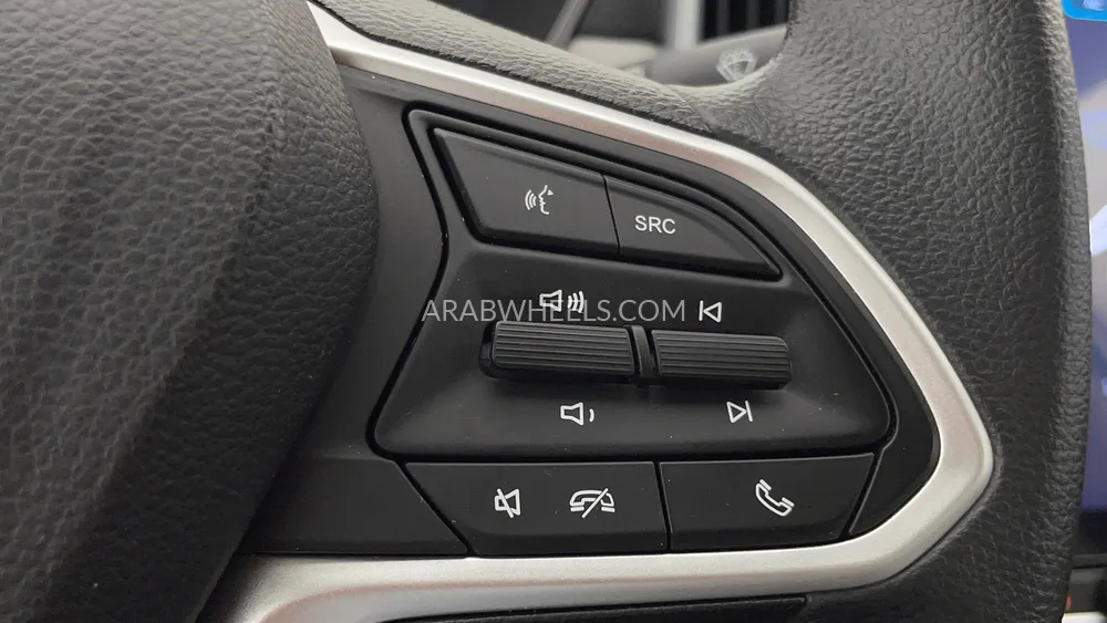 Chevrolet Captiva 2024 for Sale in Dubai Image-40