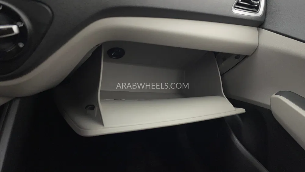 Hyundai Accent 2023 for Sale in Dubai Image-30