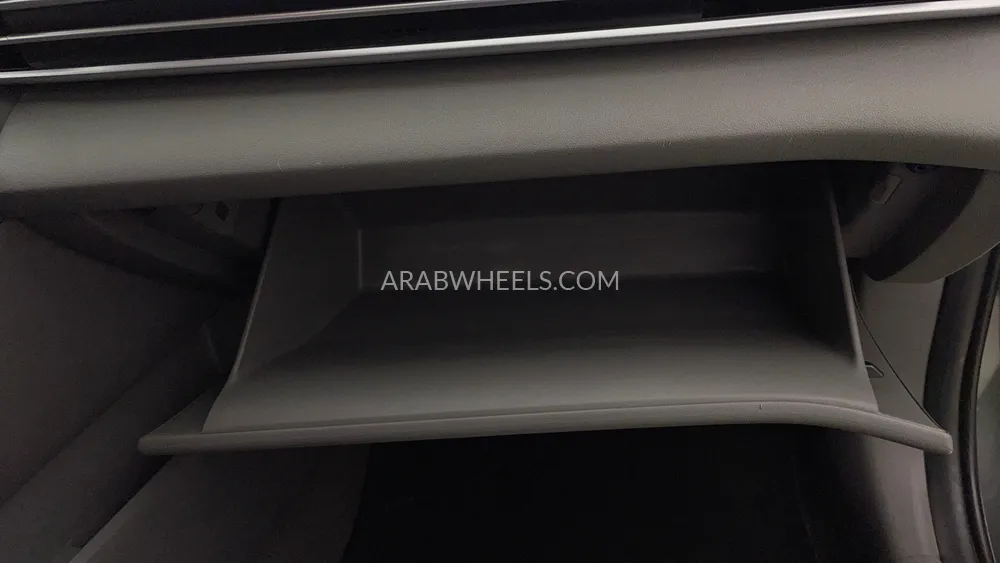 Hyundai Elantra 2023 for Sale in Dubai Image-30