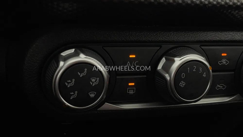 نيسان كيكس 2020 for Sale in دبي Image-32