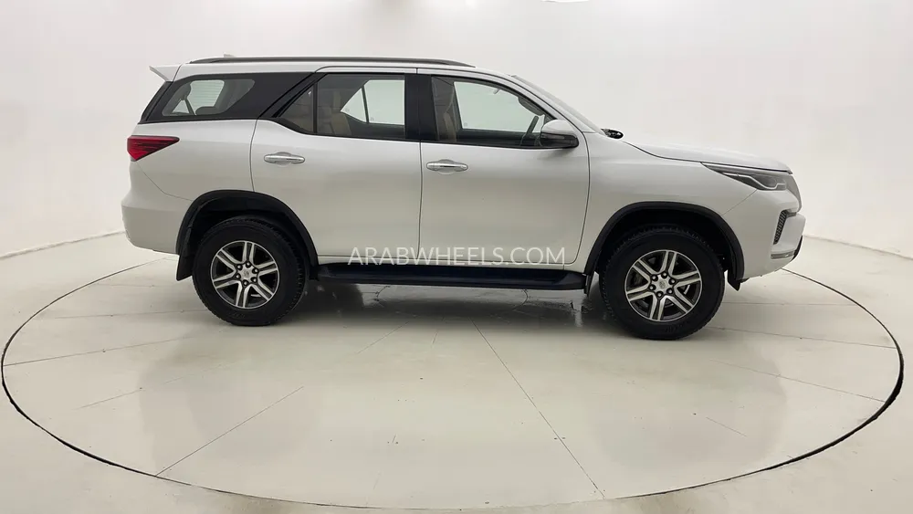 Toyota Fortuner 2023 for Sale in Dubai Image-2