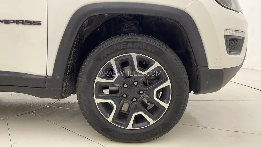 Jeep Compass 2019 for Sale in Dubai Image-10