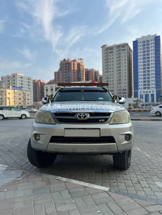 تويوتا فورتشنر 2006 for Sale in عجمان Image-4
