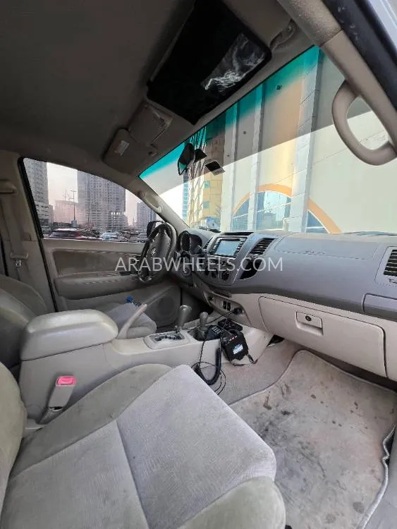 تويوتا فورتشنر 2006 for Sale in عجمان Image-14
