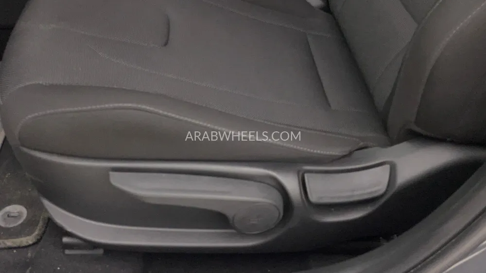 Hyundai Elantra 2025 for Sale in Dubai Image-21