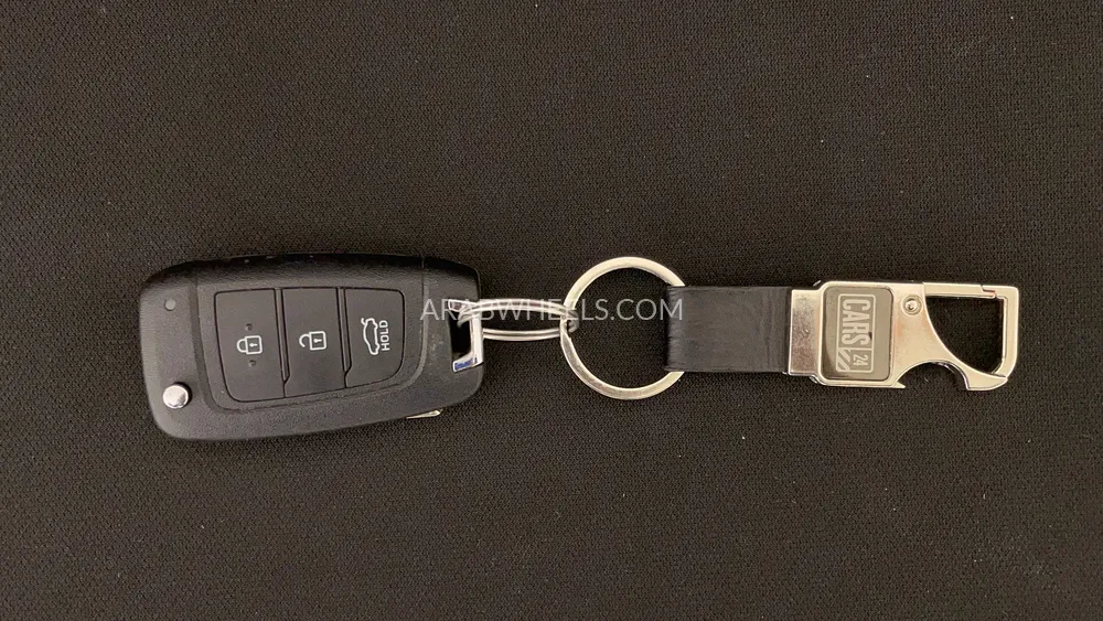 Hyundai Elantra 2025 for Sale in Dubai Image-27