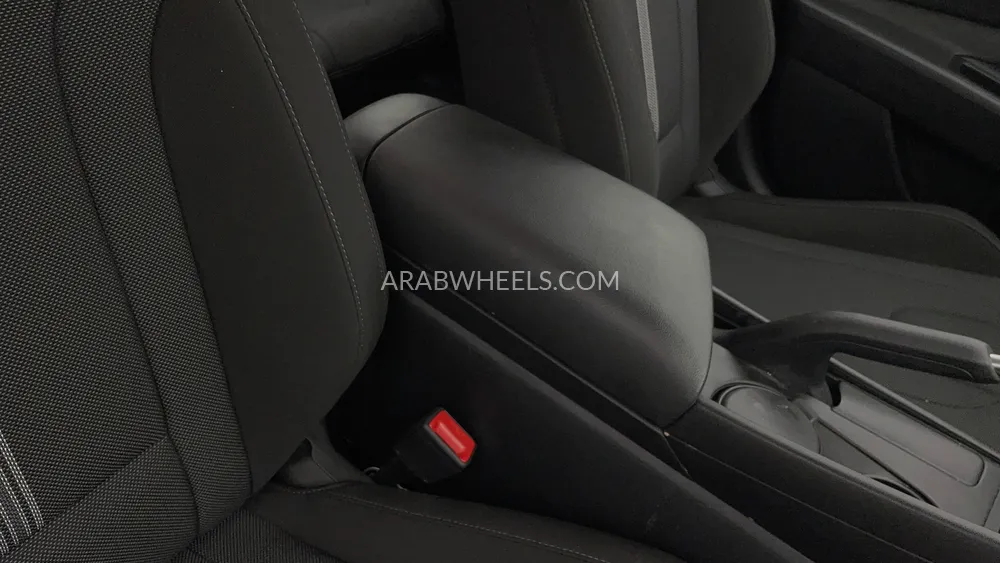 Hyundai Elantra 2025 for Sale in Dubai Image-35