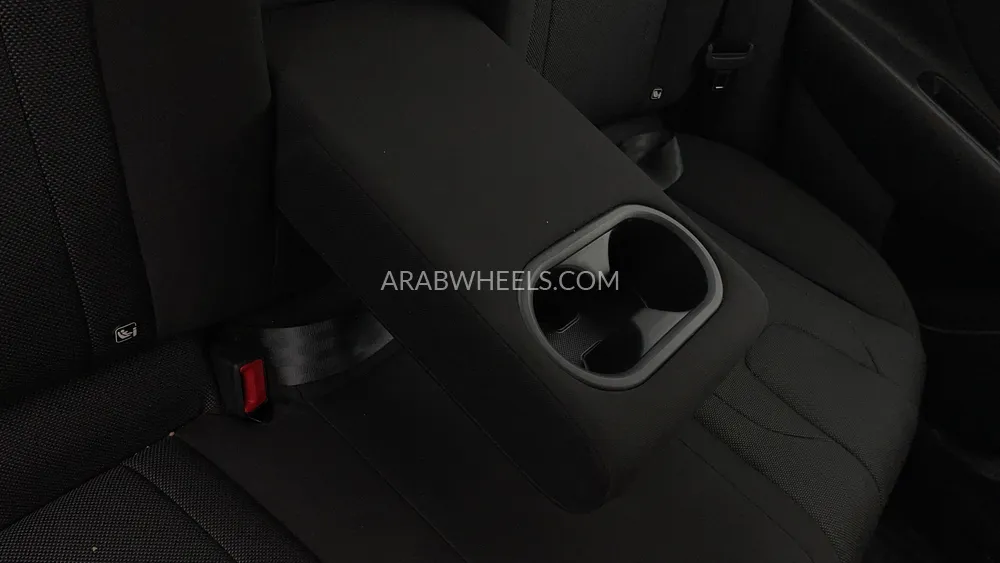 Hyundai Elantra 2025 for Sale in Dubai Image-36