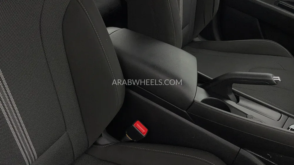 Hyundai Elantra 2022 for Sale in Dubai Image-36