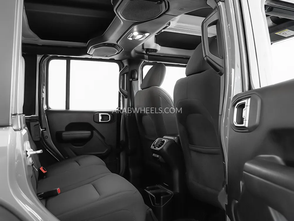 Jeep Wrangler 2023 for Sale in Dubai Image-12