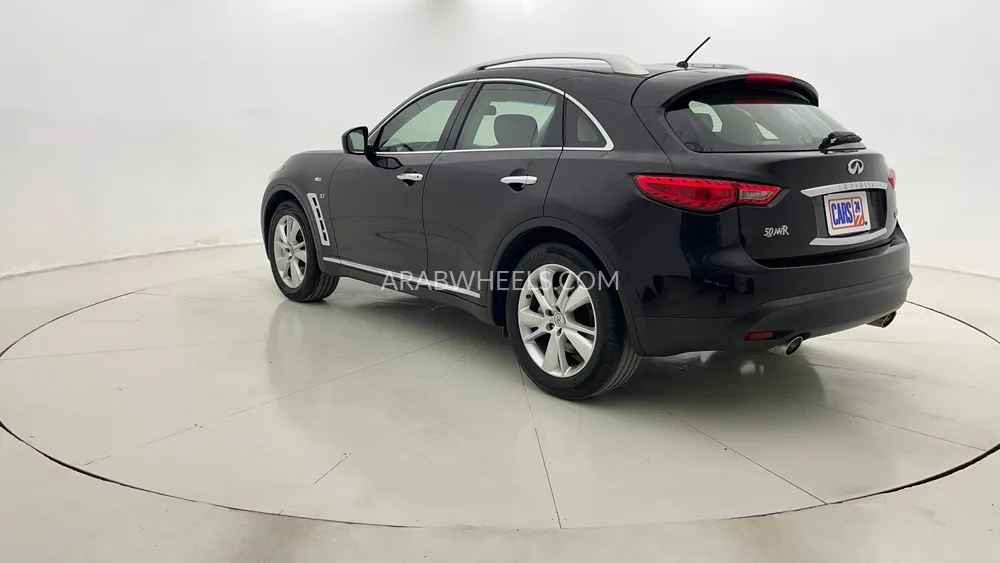 Infiniti QX70 2018 for Sale in Dubai Image-5