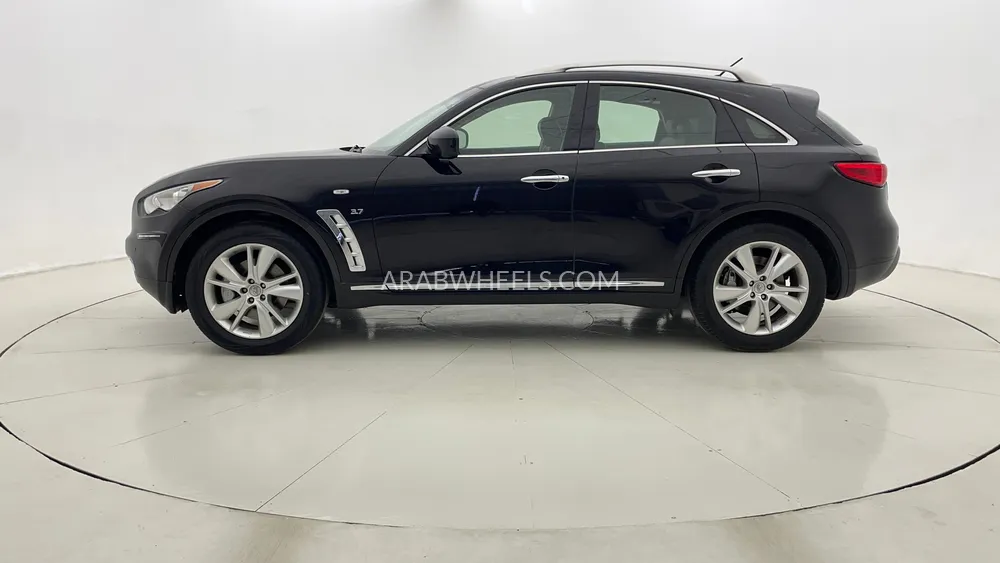 Infiniti QX70 2018 for Sale in Dubai Image-6