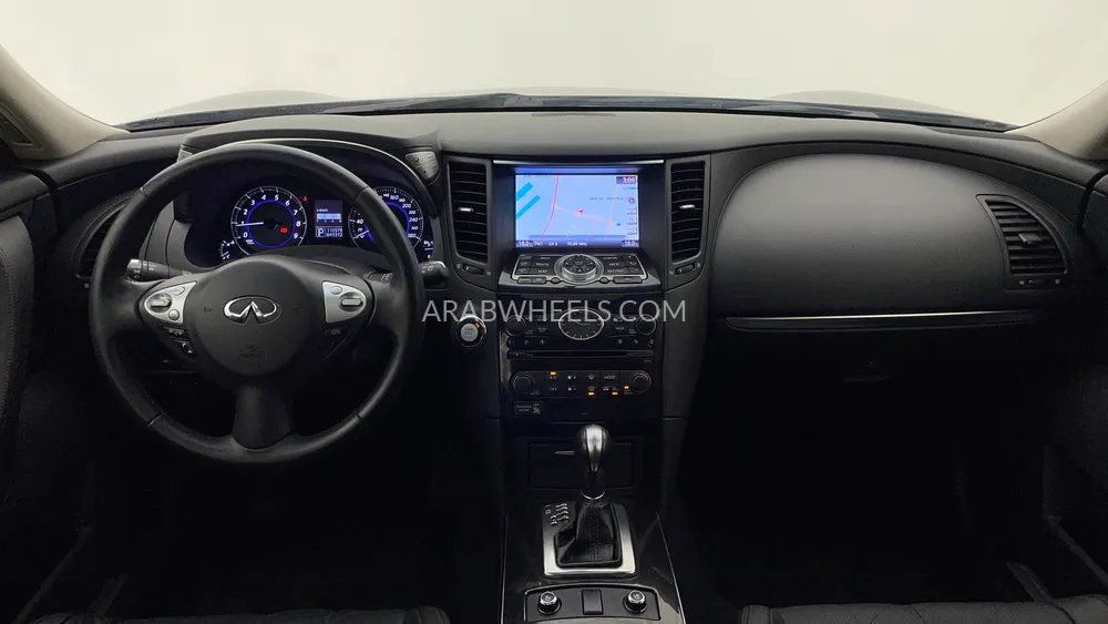 Infiniti QX70 2018 for Sale in Dubai Image-12