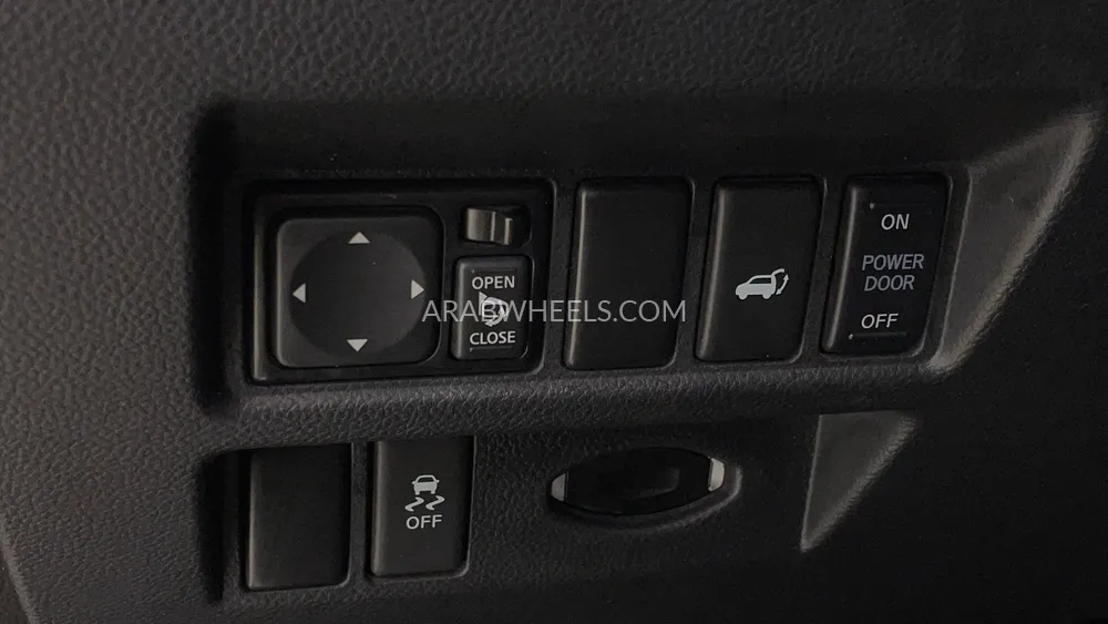 Infiniti QX70 2018 for Sale in Dubai Image-44