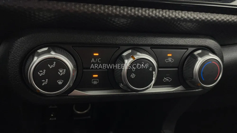 Nissan Kicks 2020 for Sale in Dubai Image-31