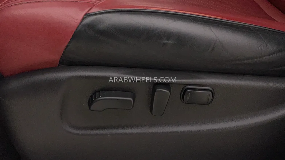 Nissan Patrol 2018 for Sale in Dubai Image-24