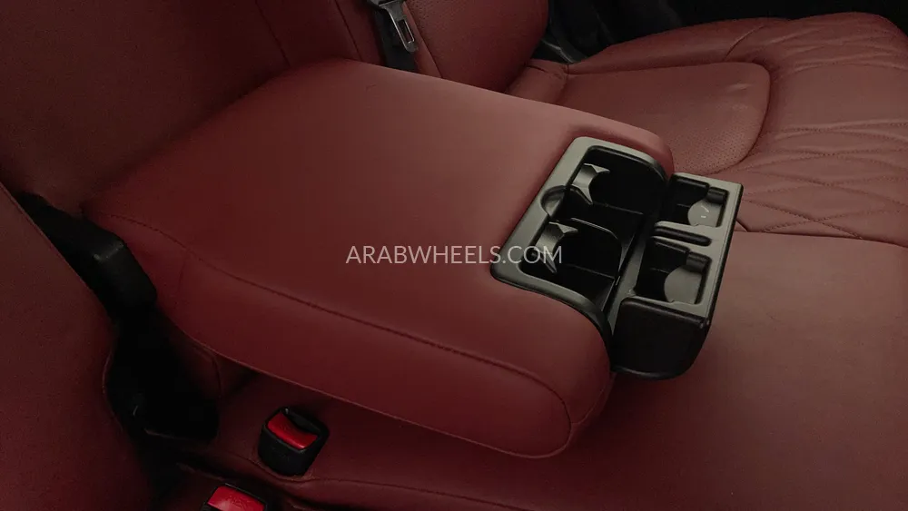 Nissan Patrol 2018 for Sale in Dubai Image-43