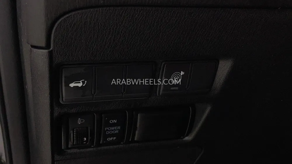 Nissan Patrol 2018 for Sale in Dubai Image-48