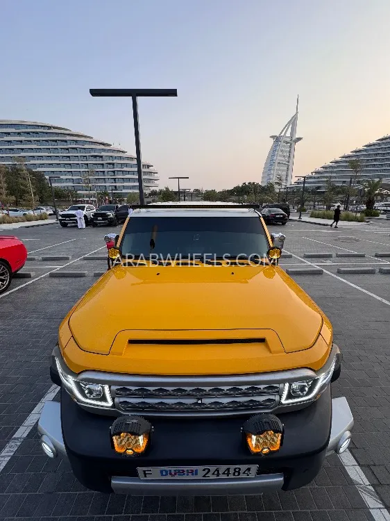 Toyota FJ Cruiser 2015 for Sale in Dubai Image-2