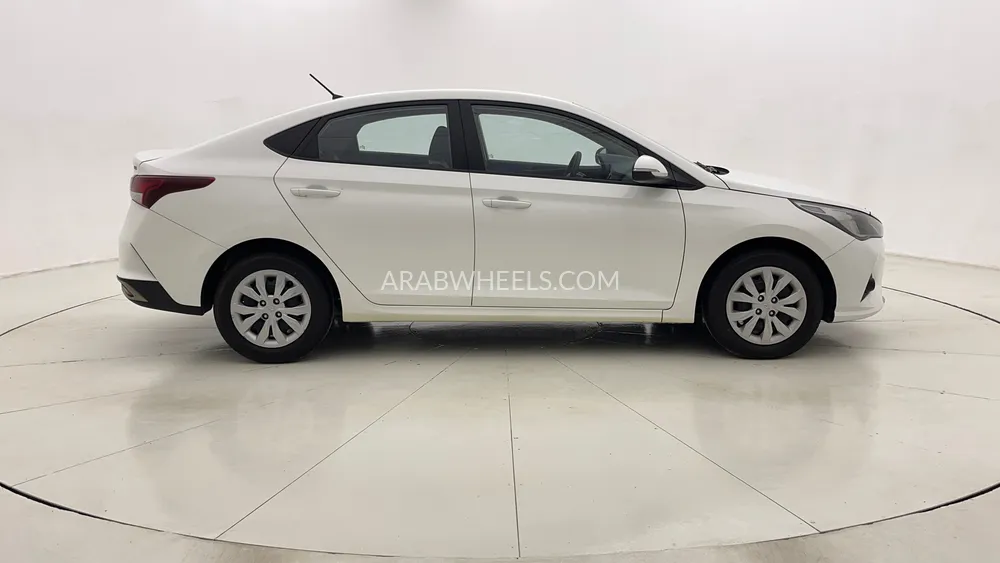 Hyundai Accent 2021 for Sale in Dubai Image-2