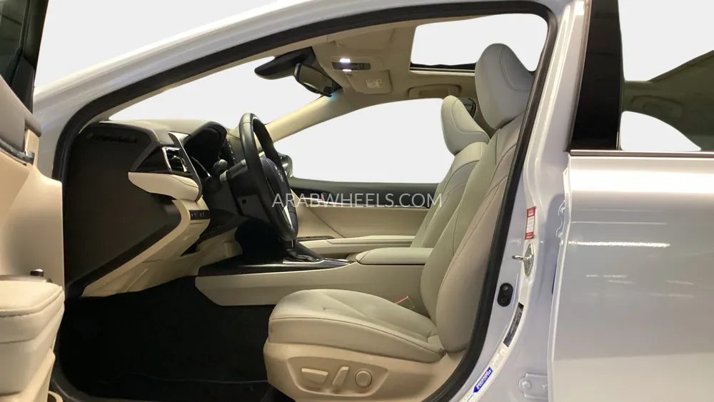 Toyota Camry 2024 for Sale in Sharjah Image-13