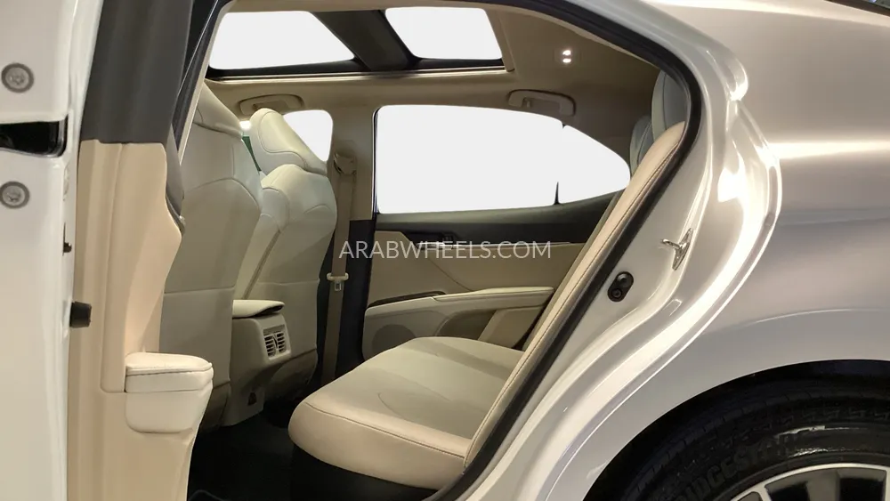 Toyota Camry 2024 for Sale in Sharjah Image-14