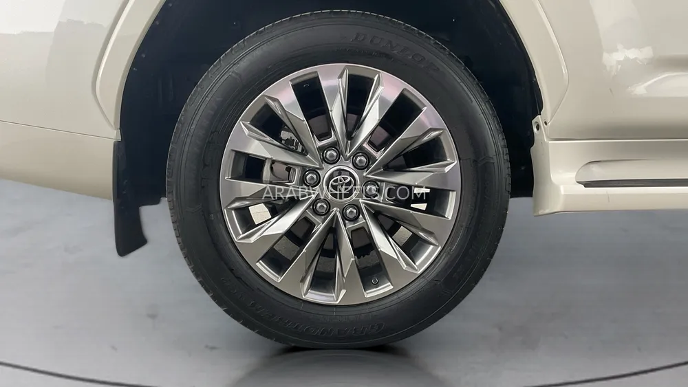 Toyota Land Cruiser 2024 for Sale in Dubai Image-9